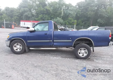 2002 Toyota Tundra Sr5 V8 z USA, uszkodzony, nr VIN 5TBKT44122S223160